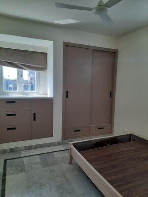 Room in 3 BHK Builder Floor at Dwarka – for Rent