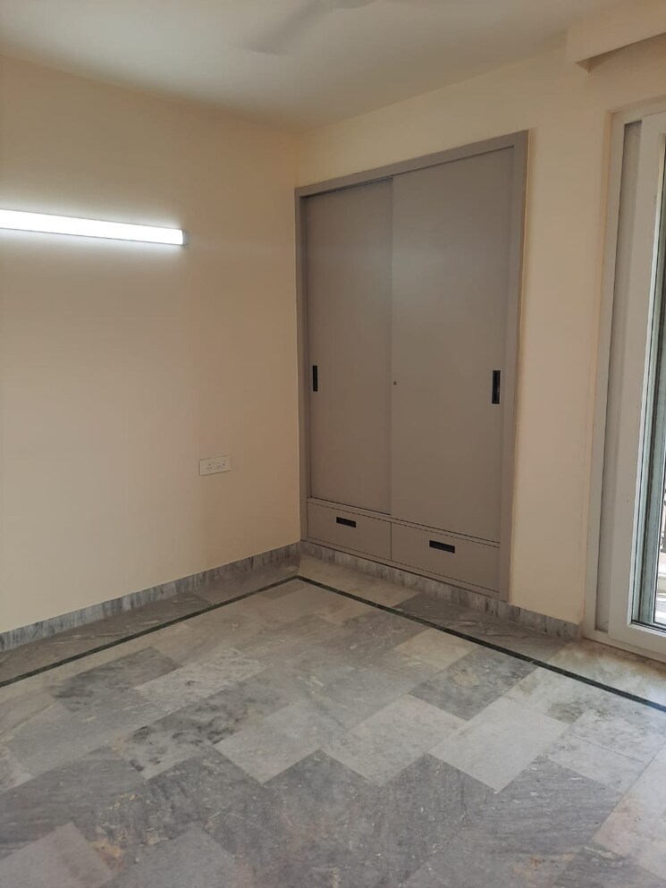 Room, dwarka 3 Bedroom 1200 Sq.Ft. Builder Floor In Dwarka Delhi 9569911