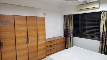 Room in 3 BHK Apartment at Infinity Copper Stone, Thaltej – for Rent