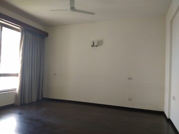 Room in 4 BHK Apartment at SS Hibiscus, Sector 50 – for Rent