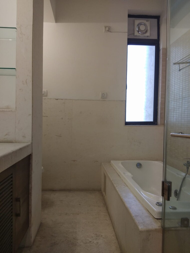 Bathroom, ss-hibiscus 4 Bedroom 4800 Sq.Ft. Apartment In Sector 50 Gurgaon 9569933
