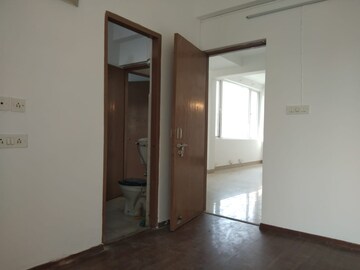 Room in 4 BHK Apartment at SS Hibiscus, Sector 50 – for Rent