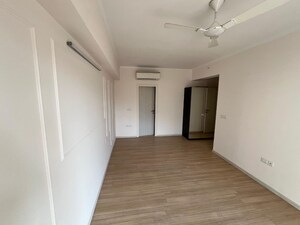 3 BHK Apartment For Rent in DLF The Skycourt, Sector 86