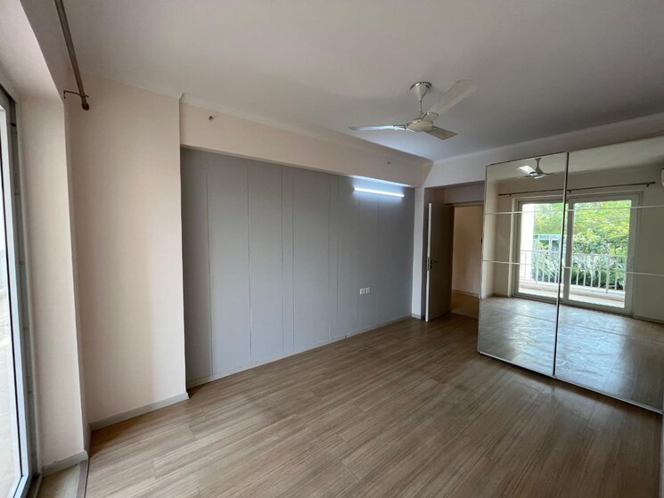 Room, dlf-the-skycourt 3 Bedroom 1931 Sq.Ft. Apartment In Sector 86 Gurgaon 9569960