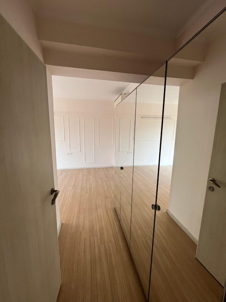 Bathroom, dlf-the-skycourt 3 Bedroom 1931 Sq.Ft. Apartment In Sector 86 Gurgaon 9569960