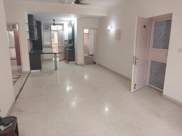 Room in 3 BHK Apartment at Parsvnath Green Ville, Sector 48 – for Rent