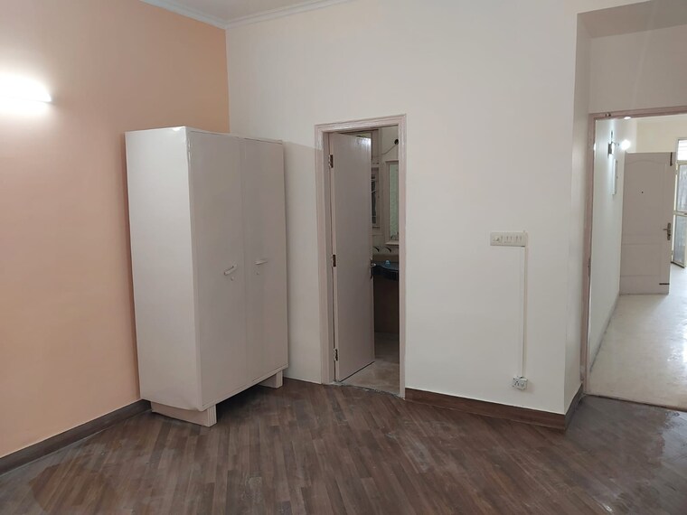 Room, parsvnath-green-ville 3 Bedroom 1945 Sq.Ft. Apartment In Sector 48 Gurgaon 9569951