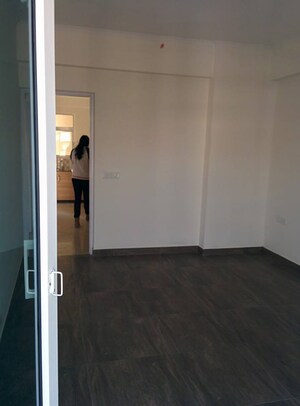 Room in 2 BHK Apartment at Gaur City 2 - 14th Avenue, Sector 16c Greater Noida – for Rent