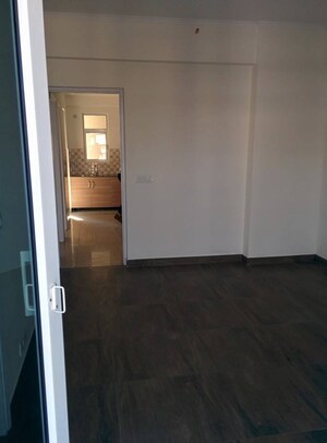 Room in 2 BHK Apartment at Gaur City 2 - 14th Avenue, Sector 16c Greater Noida – for Rent