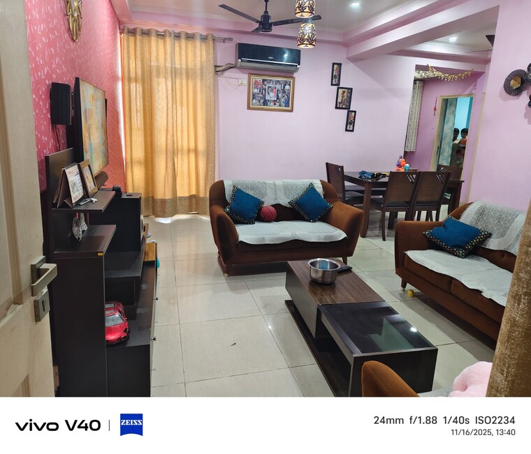 Team Area, crossing-republik 2 Bedroom 1250 Sq.Ft. Apartment In Crossing Republic Ghaziabad 9569968