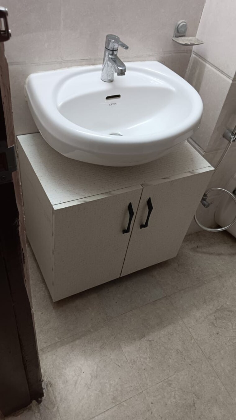 Bathroom, omaxe-royal-residency-faridabad 3 Bedroom 1925 Sq.Ft. Apartment In Sector 79 Faridabad 9569970