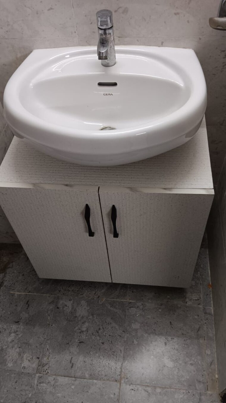 Bathroom, omaxe-royal-residency-faridabad 3 Bedroom 1925 Sq.Ft. Apartment In Sector 79 Faridabad 9569970