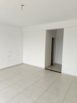  Shop For Rent in Pitampura