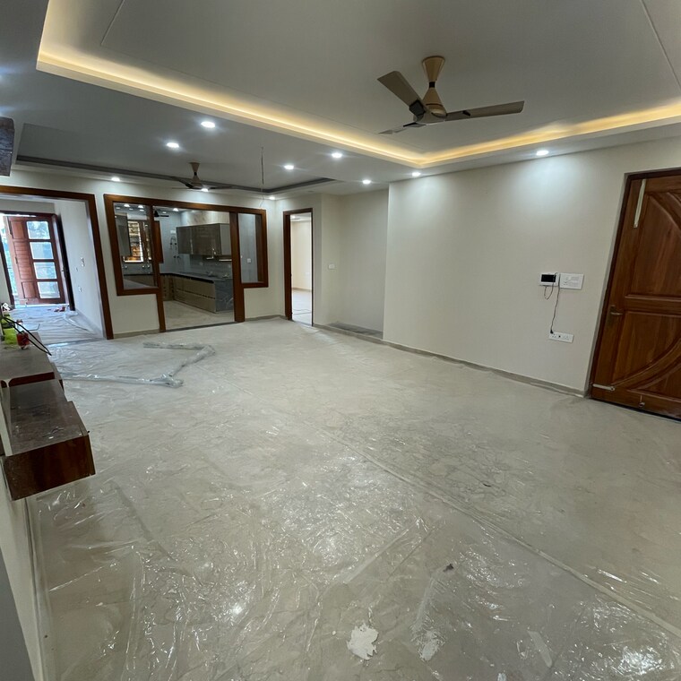  Parking, sector 21c 3 Bedroom 250 Sq.Yd. Builder Floor In Sector 21c Faridabad 9569990