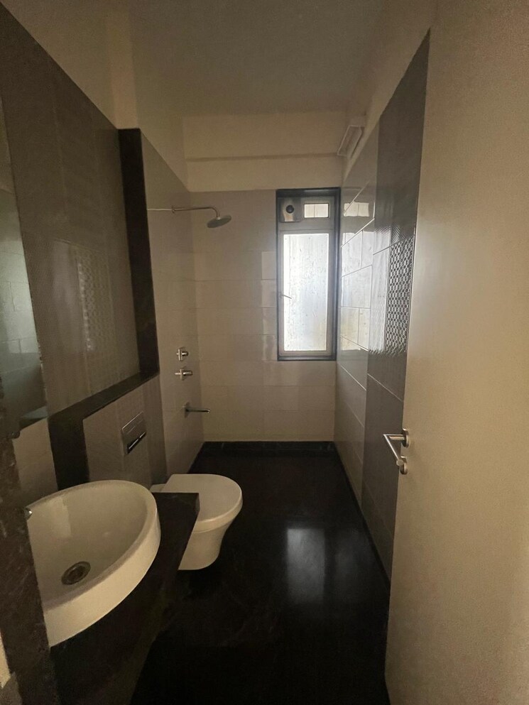 Bathroom, kalpataru-radiance 3.5 Bedroom 2000 Sq.Ft. Apartment In Goregaon West Mumbai 9567917
