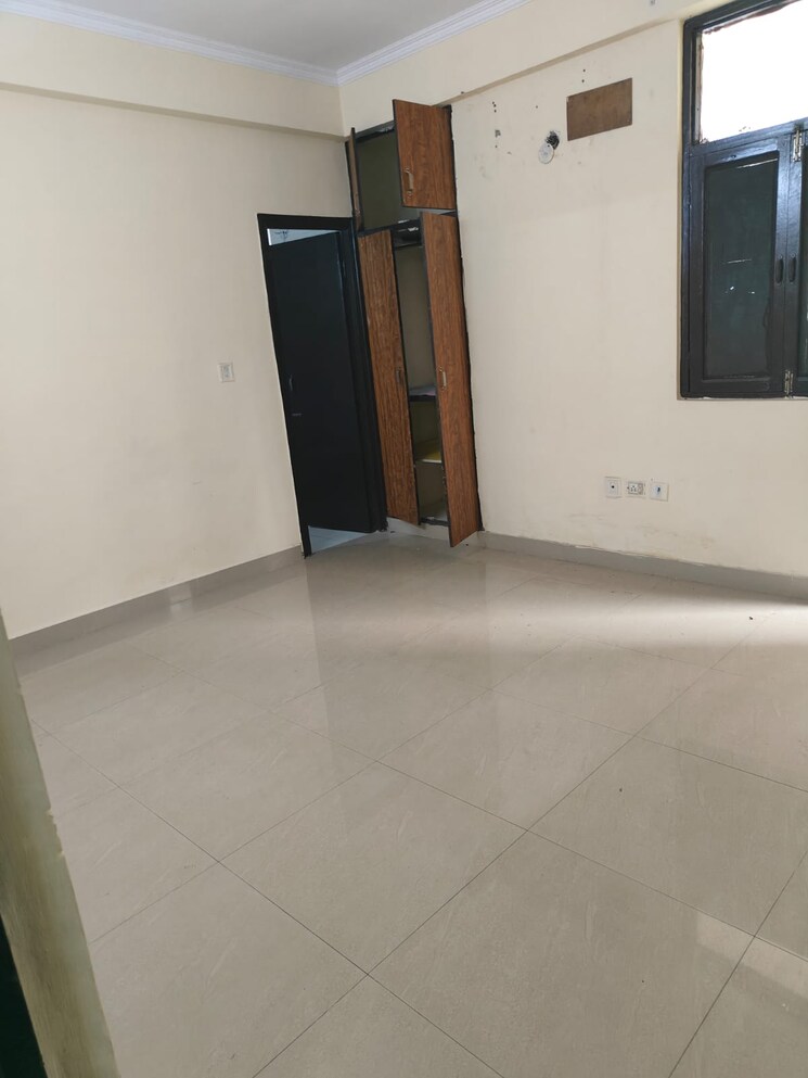 Room, crossing-republik 3.5 Bedroom 1810 Sq.Ft. Apartment In Crossing Republic Ghaziabad 9570000