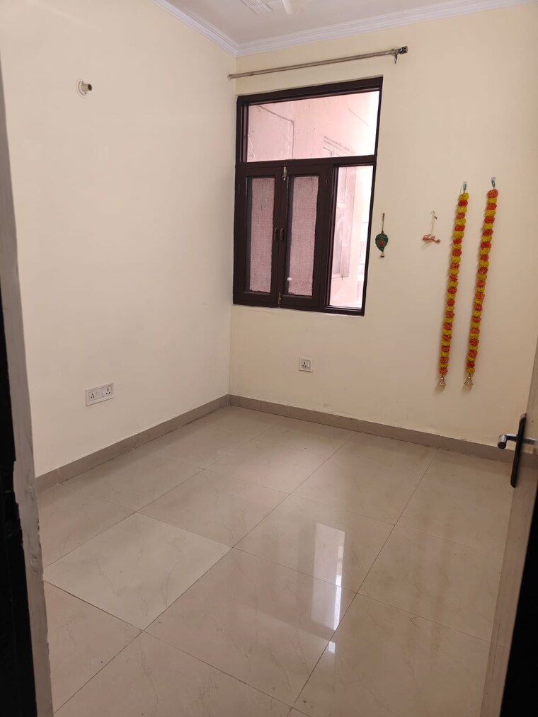 Room, crossing-republik 3.5 Bedroom 1810 Sq.Ft. Apartment In Crossing Republic Ghaziabad 9570000