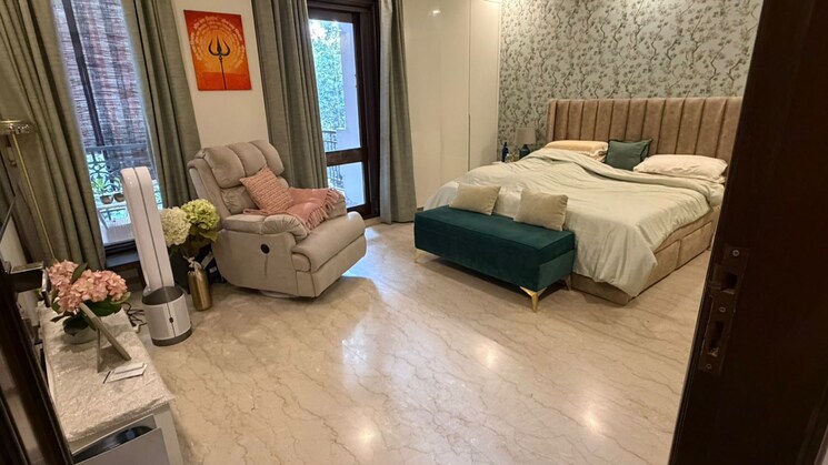 Living Room, panchsheel enclave 3 Bedroom 265 Sq.Yd. Builder Floor In Panchsheel Enclave Delhi 9570009