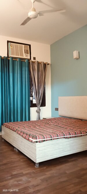 Bedroom in 3 BHK Builder Floor at Ardee City, Sector 52 – for Rent