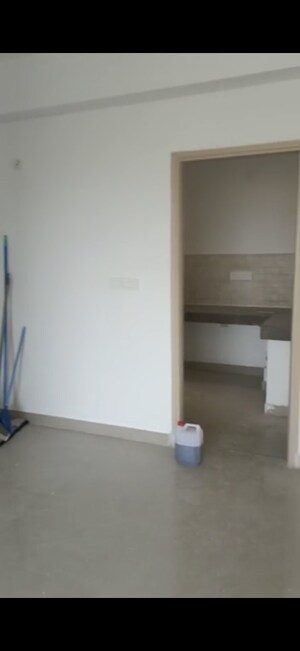 Room in 3 BHK Apartment at ATS Allure, Sector 22d Yamuna Expressway – for Sale