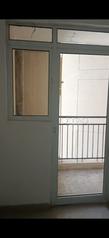 Room in 3 BHK Apartment at ATS Allure, Sector 22d Yamuna Expressway – for Sale