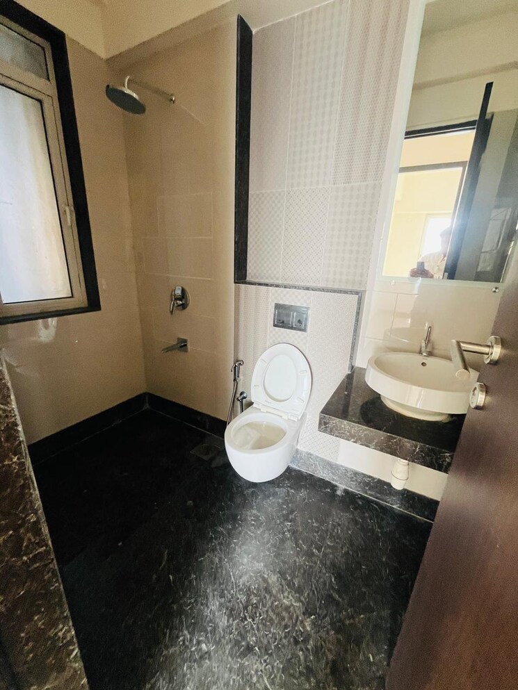 Bathroom, kalpataru-radiance 2 Bedroom 900 Sq.Ft. Apartment In Goregaon West Mumbai 9570052