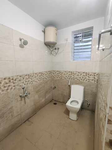 Bathroom in 3 BHK Apartment at Reliable Layout – for Rent