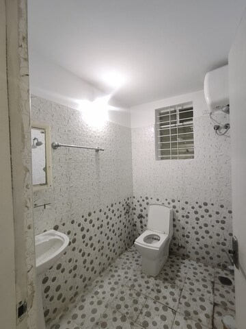 Bathroom in 3 BHK Apartment at Reliable Layout – for Rent
