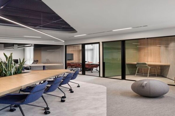  Parking, magarpatta road Commercial Office Space 5100 Sq.Ft. In Magarpatta Road Pune 9570049