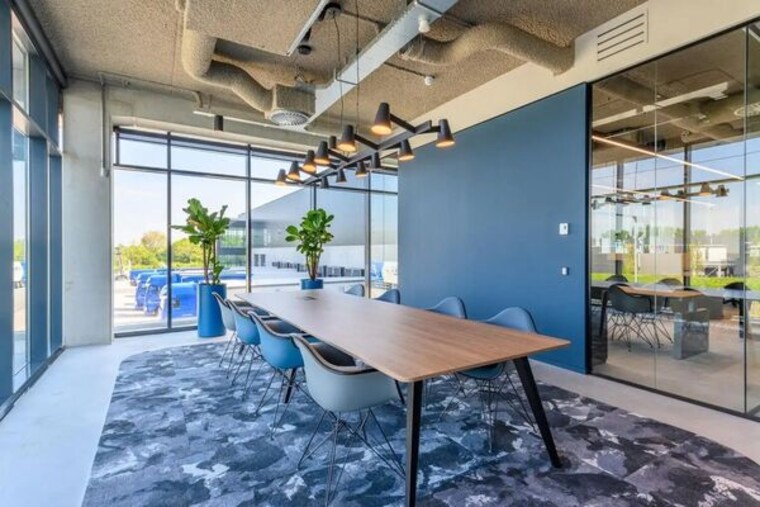 Balcony, magarpatta road Commercial Office Space 5100 Sq.Ft. In Magarpatta Road Pune 9570049