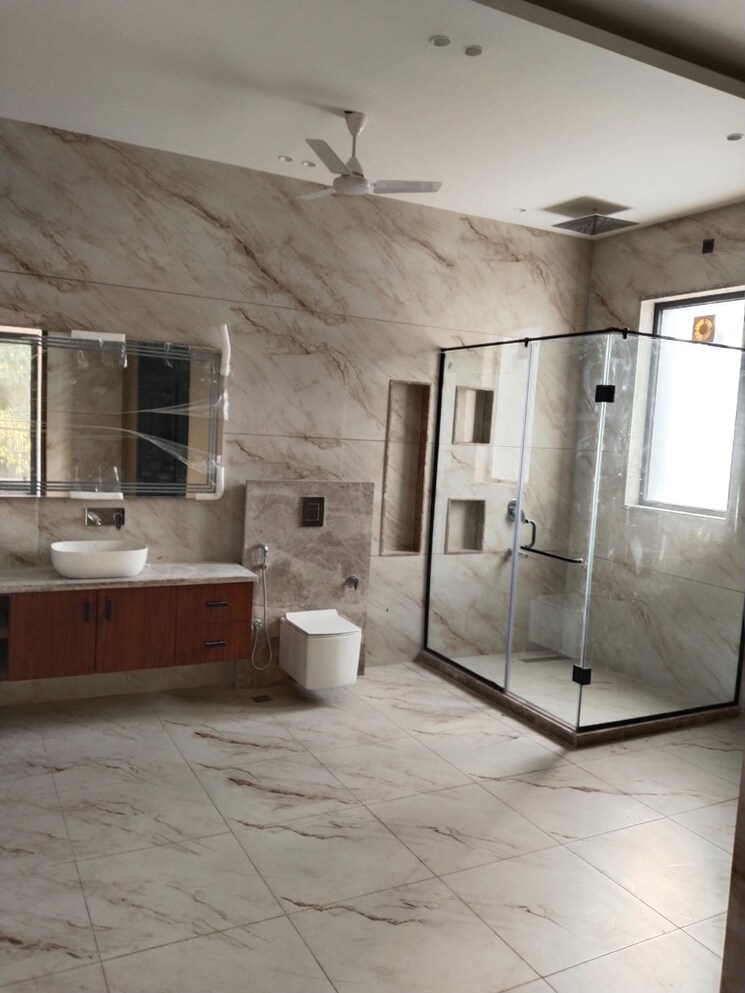 undefined, vasant kunj 5 Bedroom 1000 Sq.Yd. Independent House In Vasant Kunj Delhi 9570051