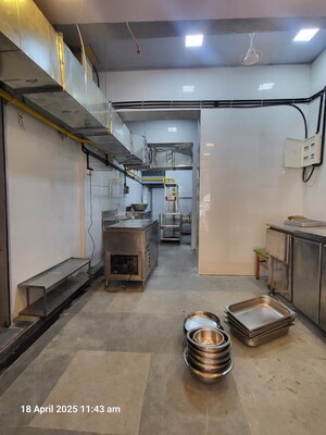  Shop For Rent in Laxmi Apartment Kandivali, Kandivali East