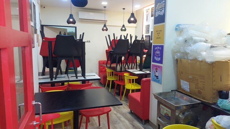 Gym, laxmi-apartment-kandivali Commercial Shop 350 Sq.Ft. In Kandivali East Mumbai 9570062