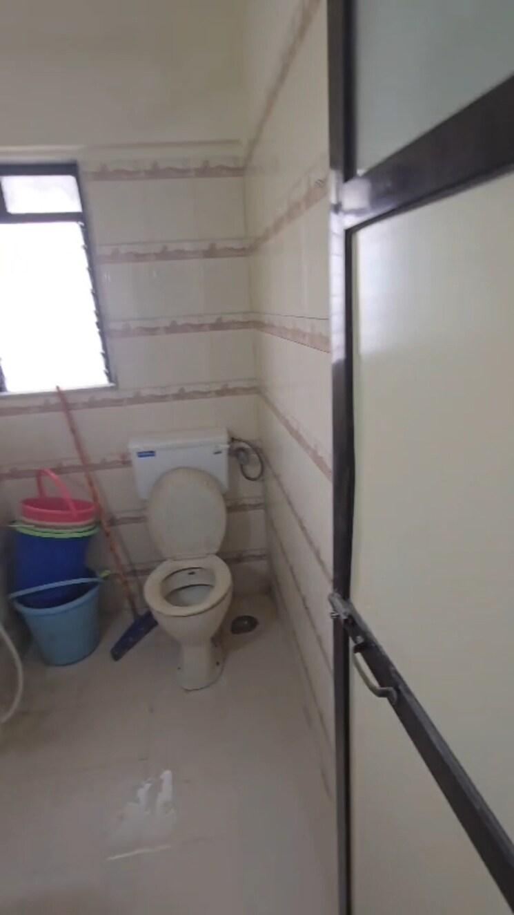 Bathroom, charmee-enclave 3 Bedroom 1000 Sq.Ft. Apartment In Vile Parle East Mumbai 9570059