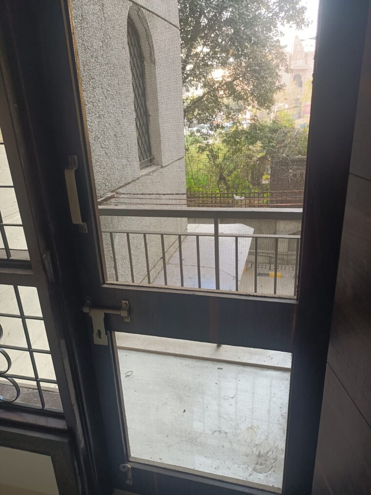 Balcony, ip extension 3 Bedroom 1800 Sq.Ft. Apartment In Ip Extension Delhi 9570071