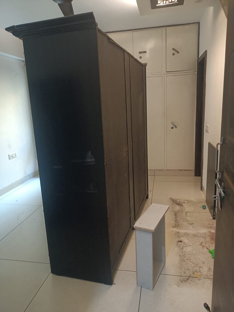 undefined, ip extension 3 Bedroom 1800 Sq.Ft. Apartment In Ip Extension Delhi 9570071