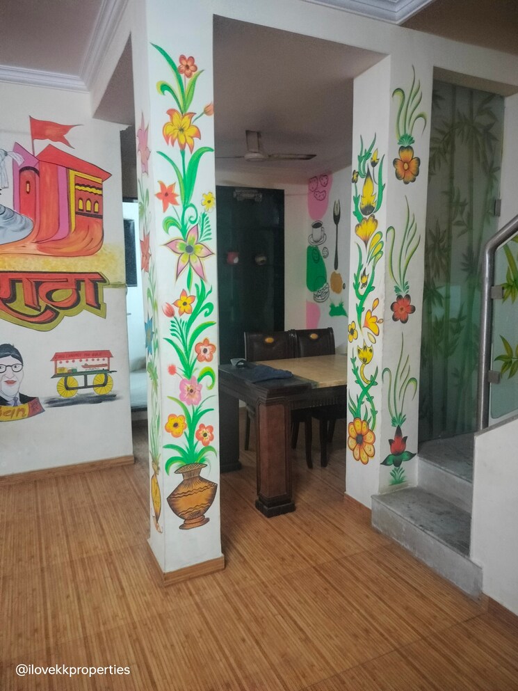 Team Area, bandra west Commercial Office Space 600 Sq.Ft. In Bandra West Mumbai 9570076