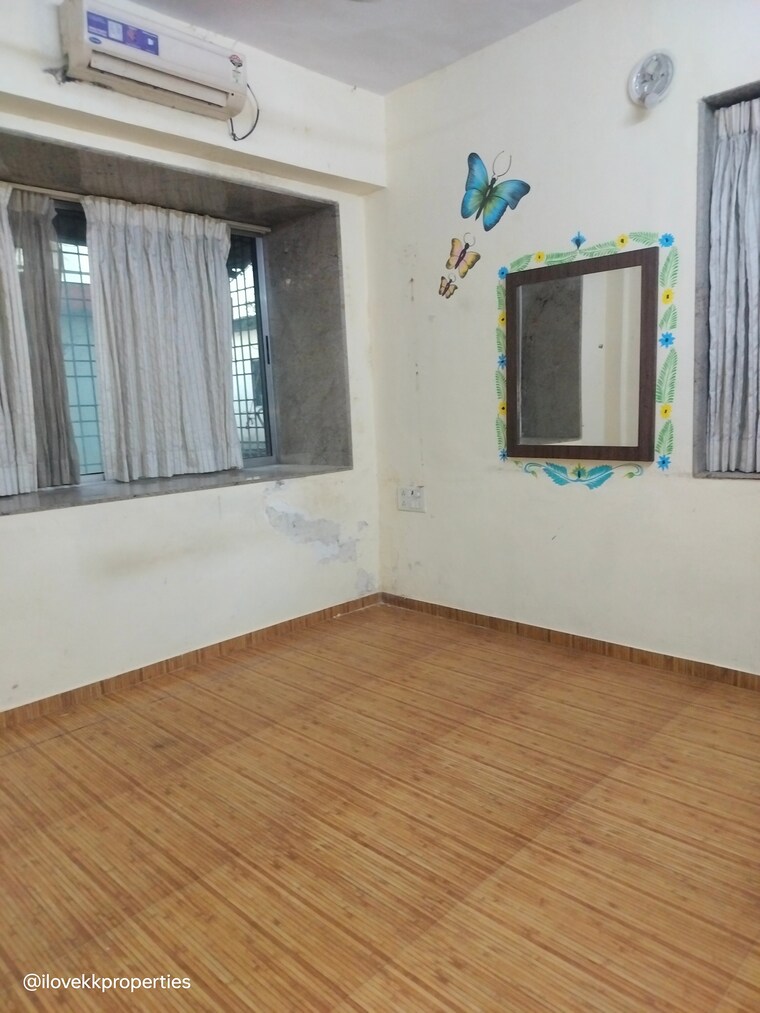 Team Area, bandra west Commercial Office Space 600 Sq.Ft. In Bandra West Mumbai 9570076
