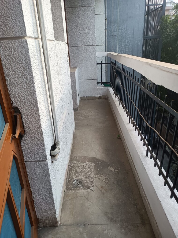 Balcony, yojna vihar 3 Bedroom 1800 Sq.Ft. Builder Floor In Yojna Vihar Delhi 9570080