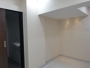 Room in 4 BHK Apartment at Santacruz West – for Sale