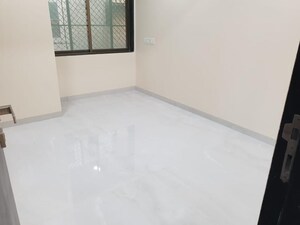 Room in 4 BHK Apartment at Santacruz West – for Sale