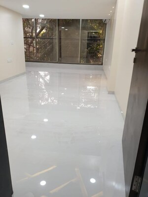 Room in 4 BHK Apartment at Santacruz West – for Sale