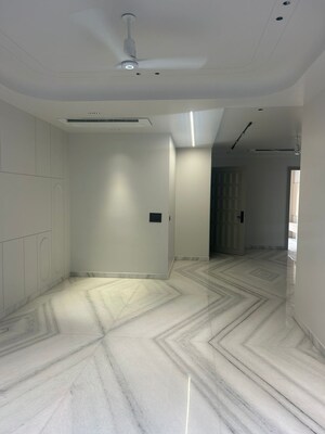 Room in 3 BHK Builder Floor at Anant Raj Ashok Estate, Sector 63a – for Sale