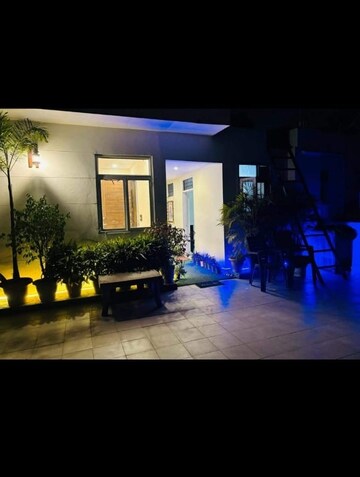 Parking in 1 BHK Builder Floor at Malviya Nagar – for Rent