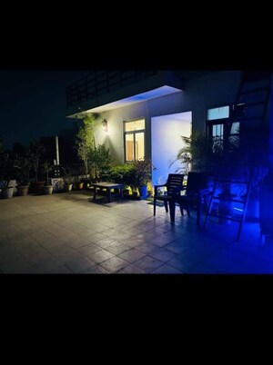 Gym in 1 BHK Builder Floor at Malviya Nagar – for Rent