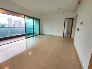 Room in 4 BHK Apartment at Kalpataru Immensa, Kolshet Road – for Sale