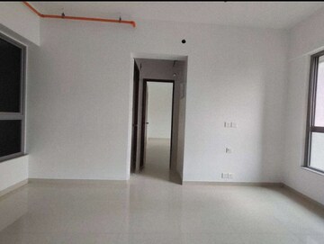 Room in 2 BHK Apartment at Kalpataru Immensa, Kolshet Road – for Rent