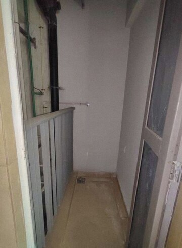 Bathroom in 2 BHK Apartment at Kalpataru Immensa, Kolshet Road – for Rent