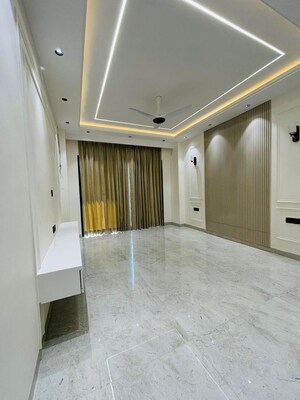 Building Lobby in 3 BHK Builder Floor at Anant Raj Ashok Estate, Sector 63a – for Sale