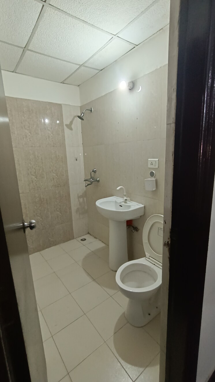Bathroom, antriksh-golf-view 2 Bedroom 1140 Sq.Ft. Apartment In Sector 78 Noida 9570201